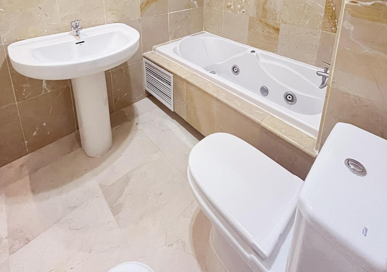 Apartamento Primera Linea Estepona By Isa Hoteles Exterior foto